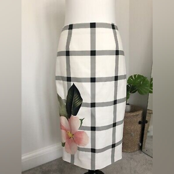 Ted Baker skirt size TB2 - Picture 2 of 5